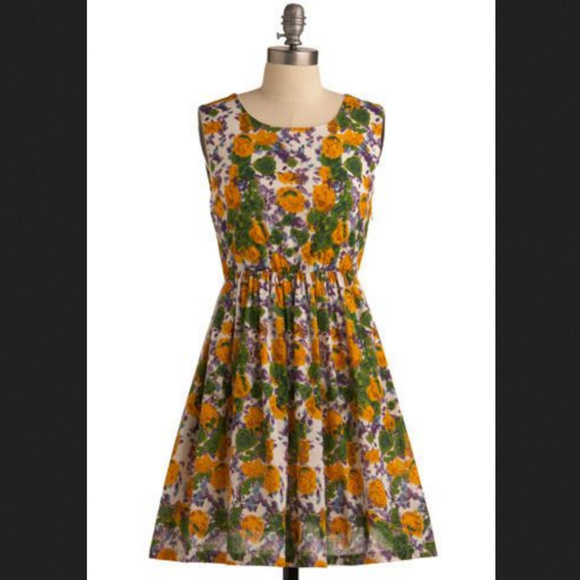 Modcloth Dresses & Skirts - Modcloth Paint the Roses Dress